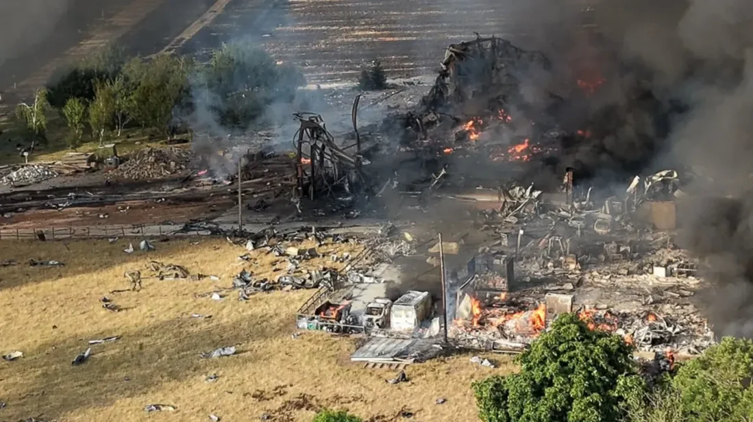 英国工业区肥料爆炸!逾百消防员抢救 20人送医5辆消防车毁损
