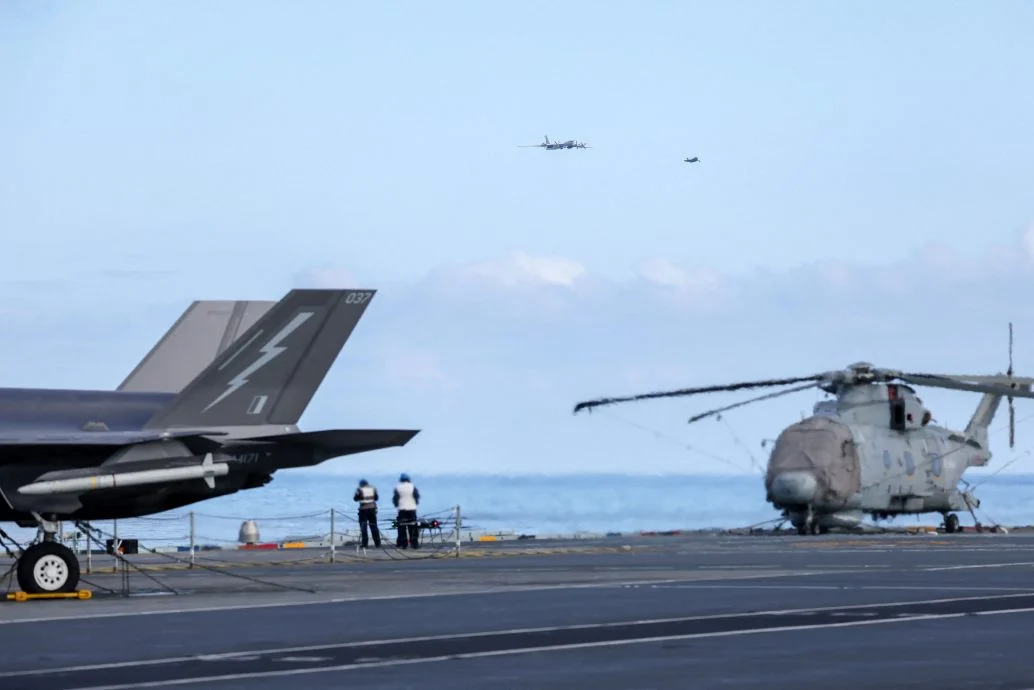 英航母挪威海遭俄机低空逼近! F-35战机紧急升空拦截