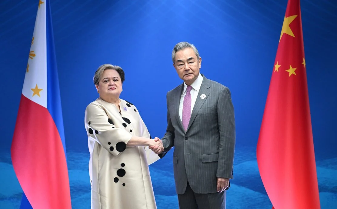 菲外长与王毅会面 就海上冲突提出“强烈抗议”