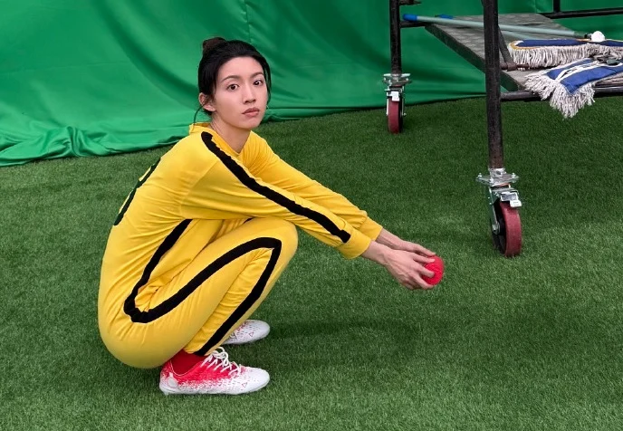 蔡思贝荣升亿万票房女星 洽谈签约周星驰尚未落实