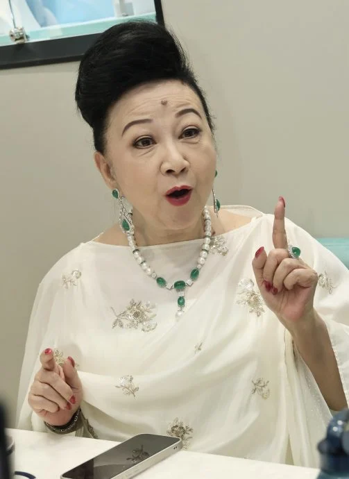 薛家燕献首次拍大马贺岁片 狂啃剧本熬夜到凌晨