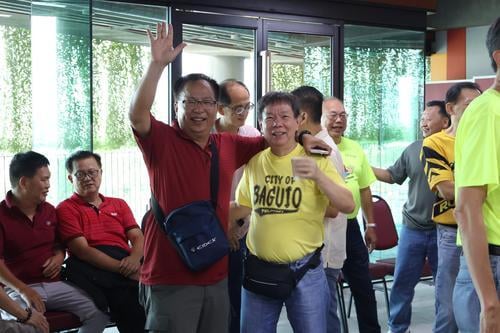 补照片/暖势力/“拉曼助我改变人生” 主毕业40年77校友筹11万助学金