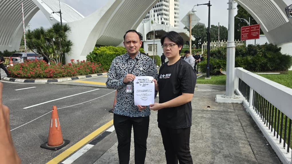 视频|不满沙大两学生集会遭清算 废大专法令秘书处到国会抗议