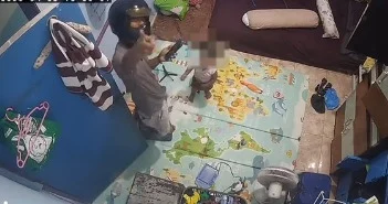 视频|单亲爸载客送货养1岁儿 装监控“隔空守护”暖哭网民