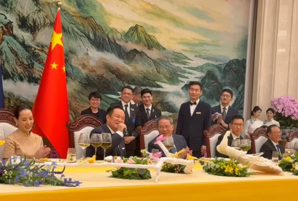 视频|泰首访华宴会献唱《甜蜜蜜》 “音乐外交”国际获赞 国内却惹议