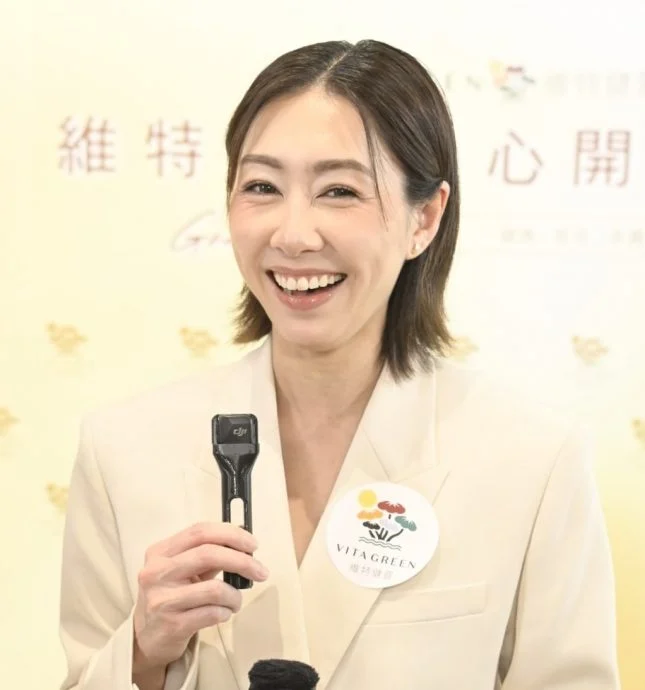跨界出单曲盼争新人奖 胡定欣暂无生育计划
