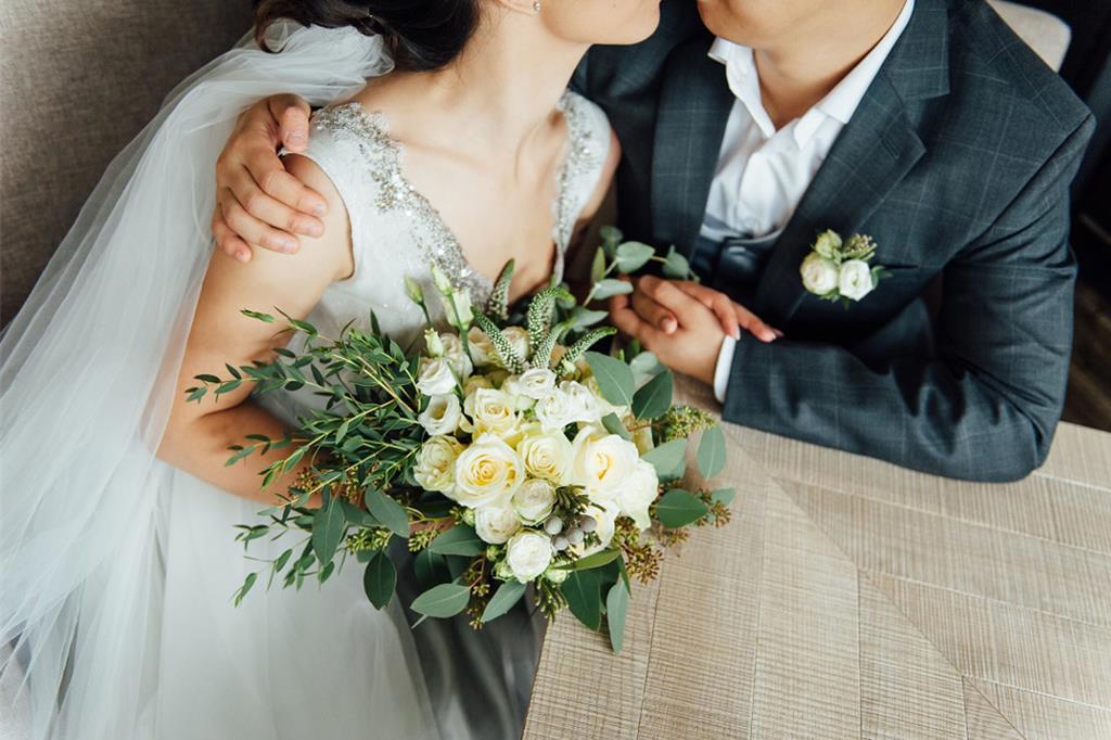 近30万闪婚 30天喊卡揭惊人内幕:“假姑姑”全现形