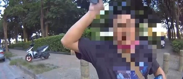 通缉犯拒捕竟割喉自残 警开6枪喷辣椒水制伏