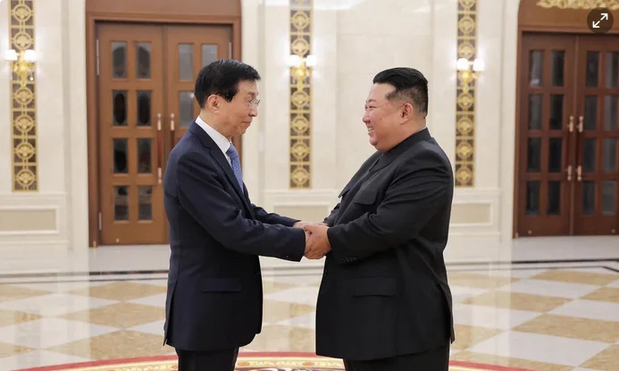 金正恩:朝中友好合作互助条约在保障地区和平发挥重大作用