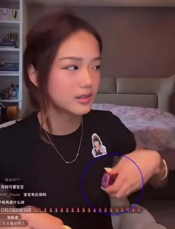 锺丽缇突推门入房 二女儿慌张偷藏1物全放送