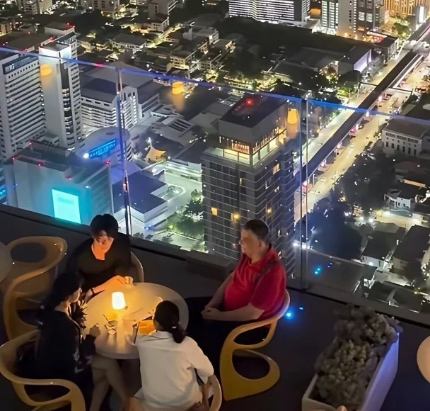 餐聚被偶遇泄蜜 Lisa疑带新欢“泰国车银优”见家长
