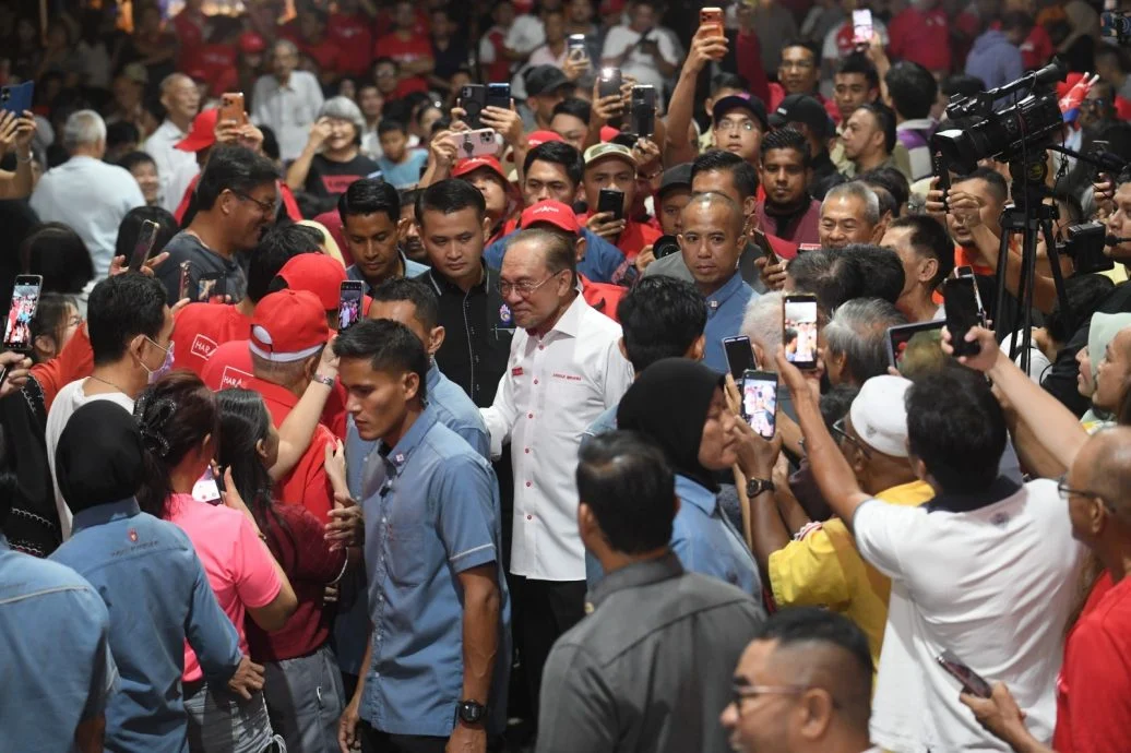 (已签发)全国:柔佛州选丨首相喊话华社 不会让华人觉得没有归属感