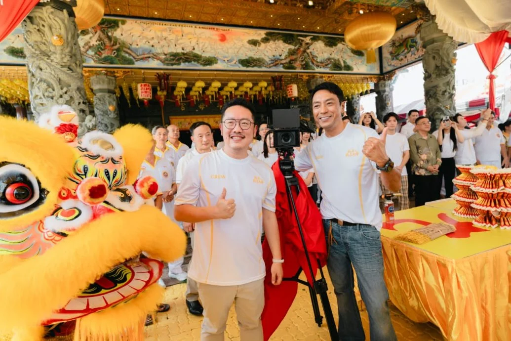 (明8am)姜皓文掷“笑筊”仍接演大马新片 翻阅大量信仰书籍揣摩乩身