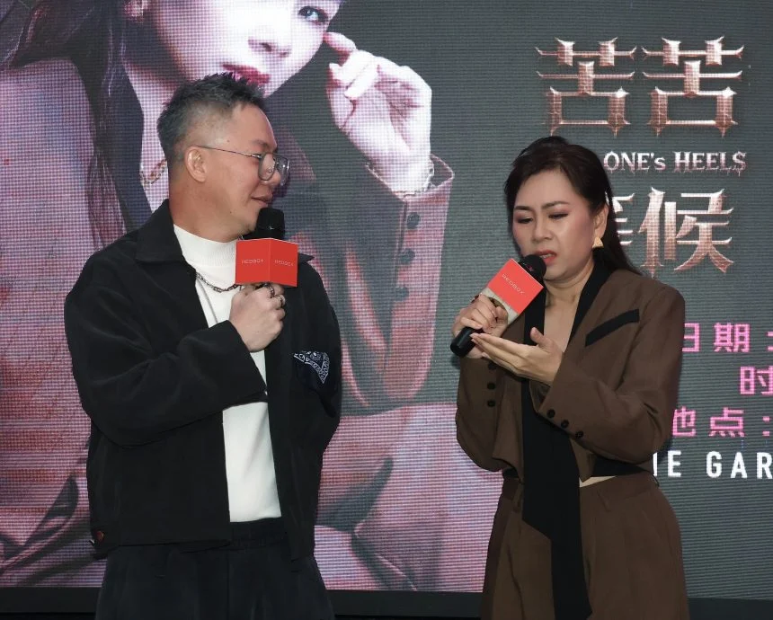 (明8am)黄晓凤与“新欢旧爱”合唱 侯俊辉不甘被师姐“欺负”