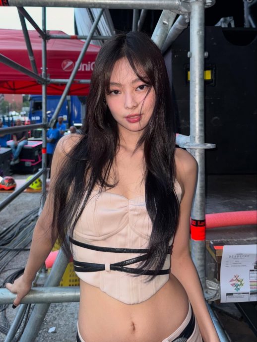 Jennie认爱? 突晒紧贴神秘男合照