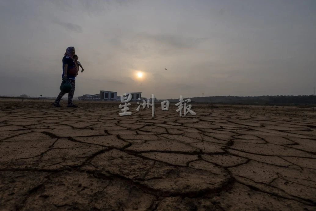 星角摄/图说大马:柔佛河日出照亮希望