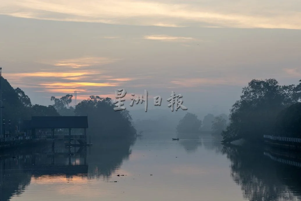 星角摄/图说大马:柔佛河日出照亮希望