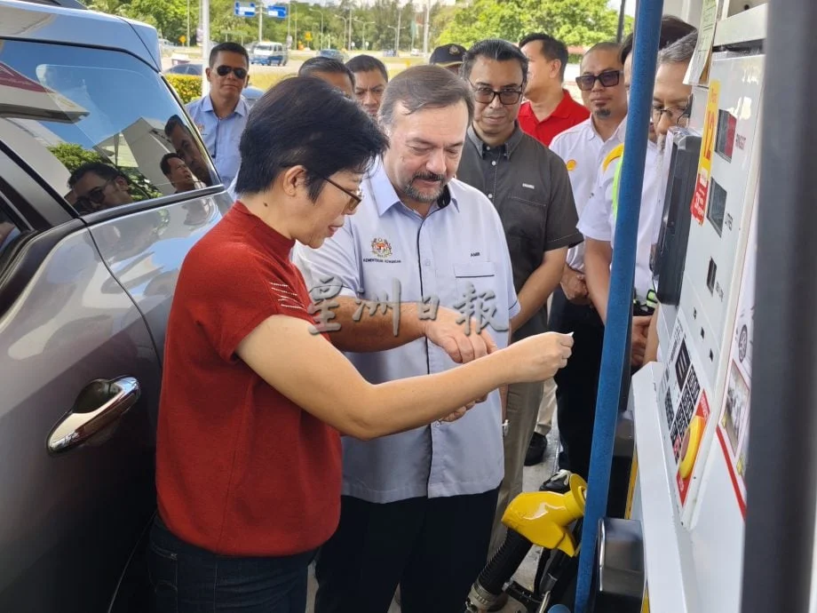 第二财长:旅游业交通工具不纳柴油补贴