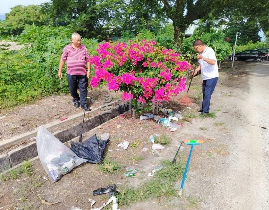暖势力∕年龄相加206岁 三义工扫街25年不言