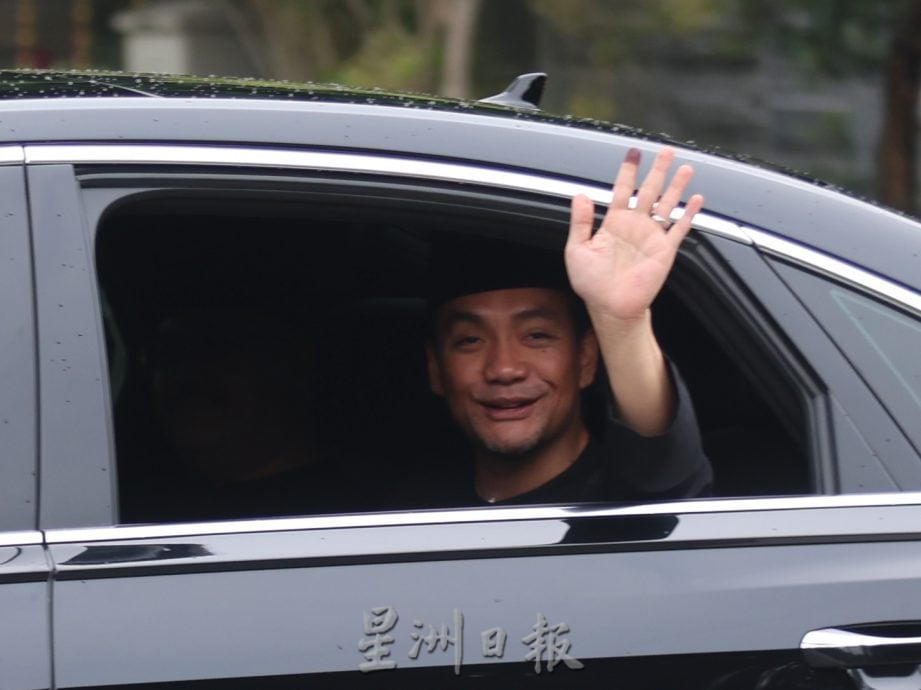 星角摄: 两袋面包暖人心