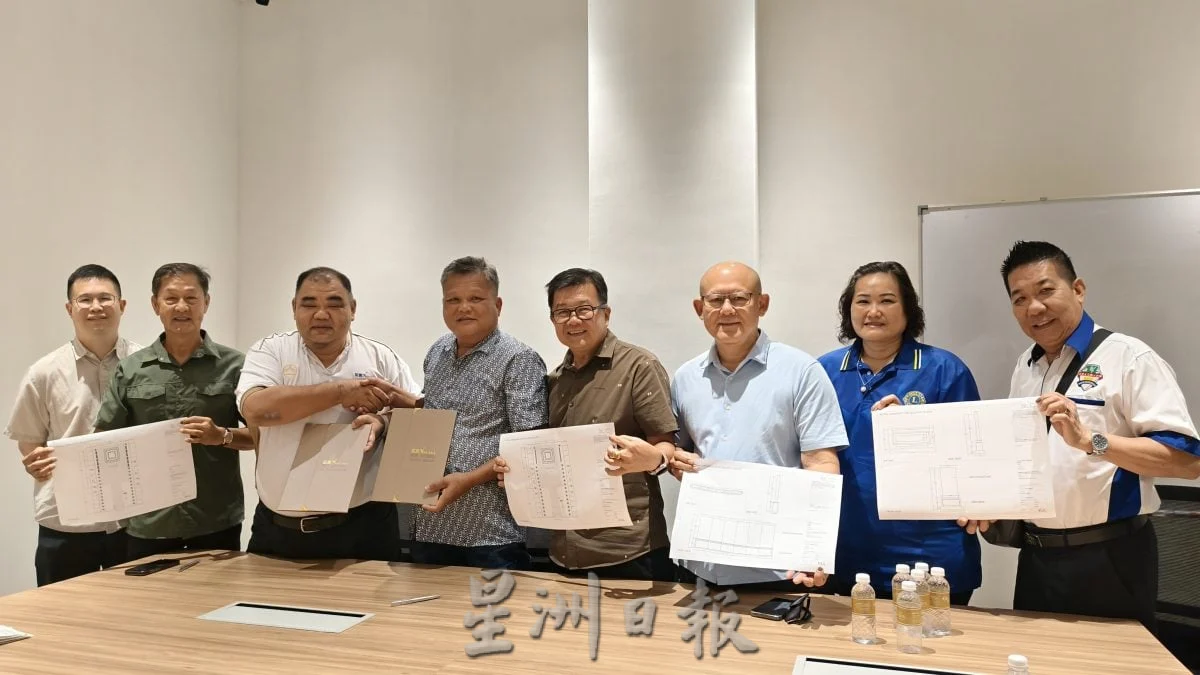 (已签发)全国:全马第二座“铭墙”落户古来 3200南侨机工烈士永久镌刻