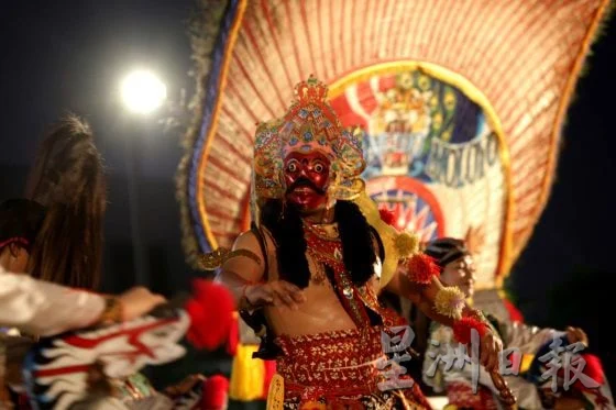 虎头面具 印尼爪哇传统舞剧-Reog Ponorogo-巴隆舞-Barongan