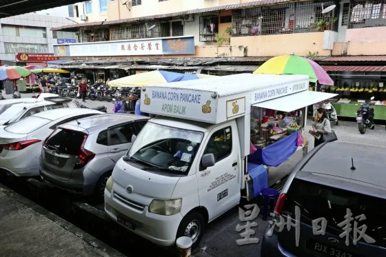 【流动小贩/02】一个档口撑起一个家,见证街头小贩文化的变迁
