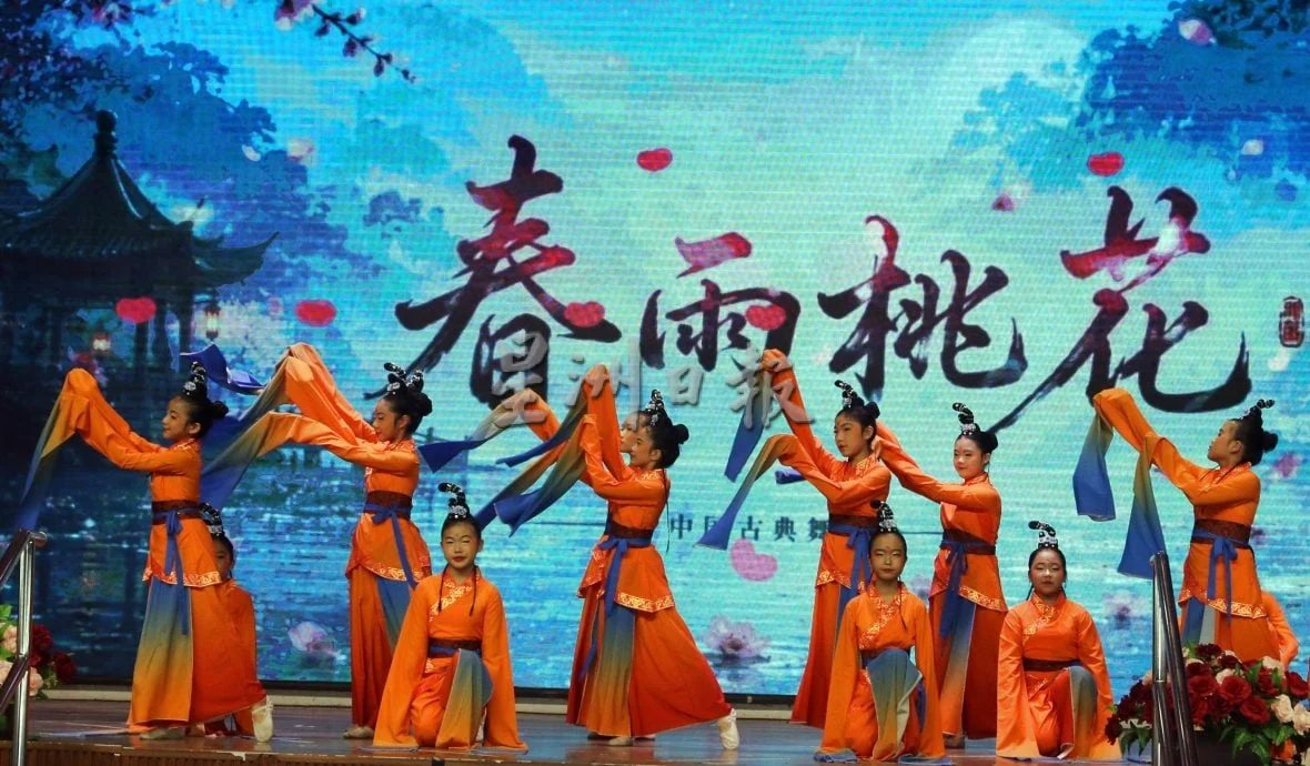 (28/7)星角摄/学生的演出 芙蓉中小学校庆主题具象化