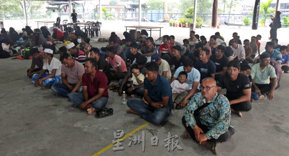 已签发//市警暂收容逾百罗兴亚难民·NGO职工医护人员到场援助