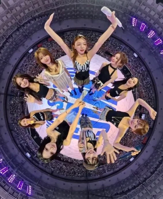 TWICE成员单飞传闻满天飞 娜琏晒合照喊“再相见”引揣测