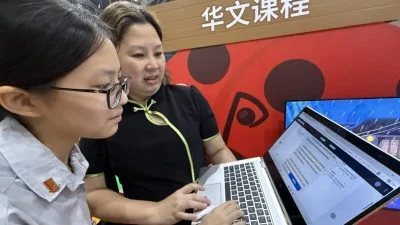 新加坡9月起 中学华文老师可用 人工智能批改作文