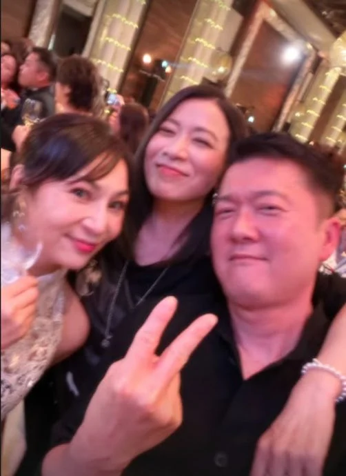 佘诗曼不是来马出席婚礼 与成龙谭咏麟香港贺豪门婚宴