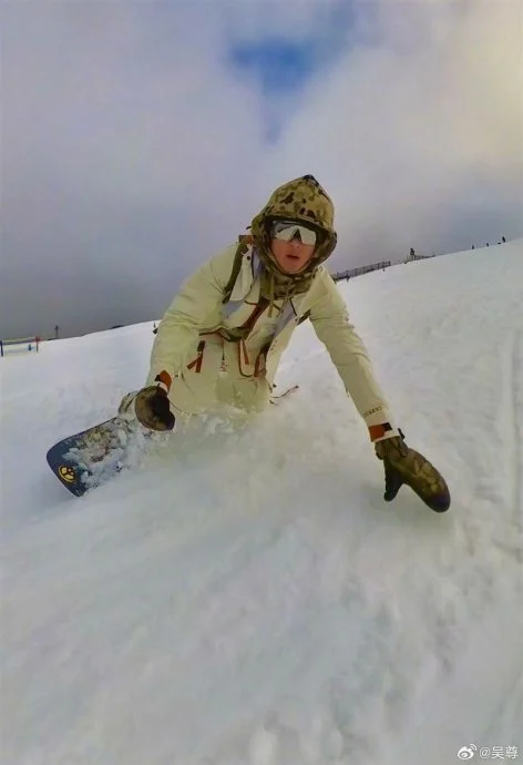 吴尊自曝滑雪出事 头部重摔失忆半小时