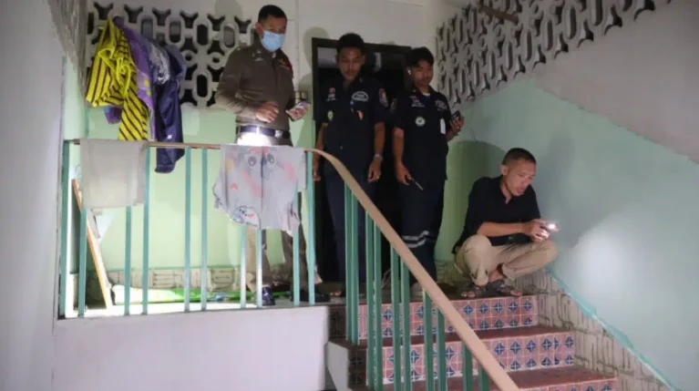 小孩公寓玩捉迷藏 楼梯间惊见男尸