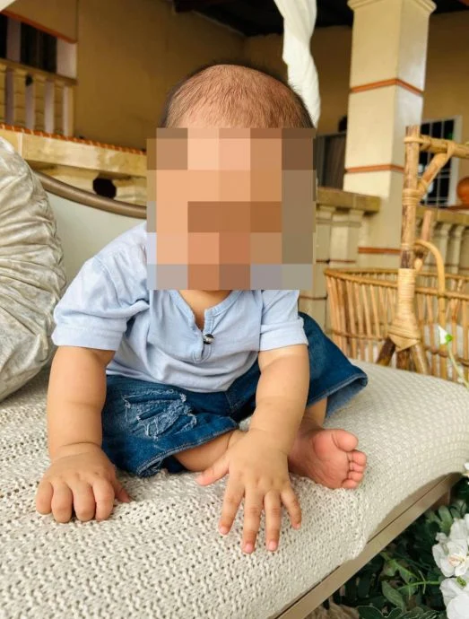 幼儿吸奶瓶盖险窒息 母亲发文警惕引关注