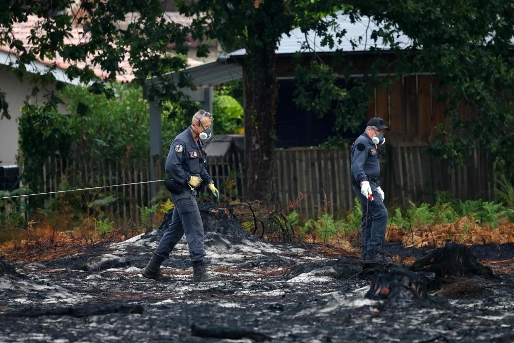 法国野火灾区频传爆炸声 惊现数百枚二战遗留炮弹