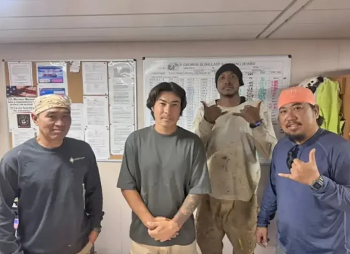 现实版少年Pi!加州男独帆船难 靠舔露水、吃飞鱼怒海求生30天