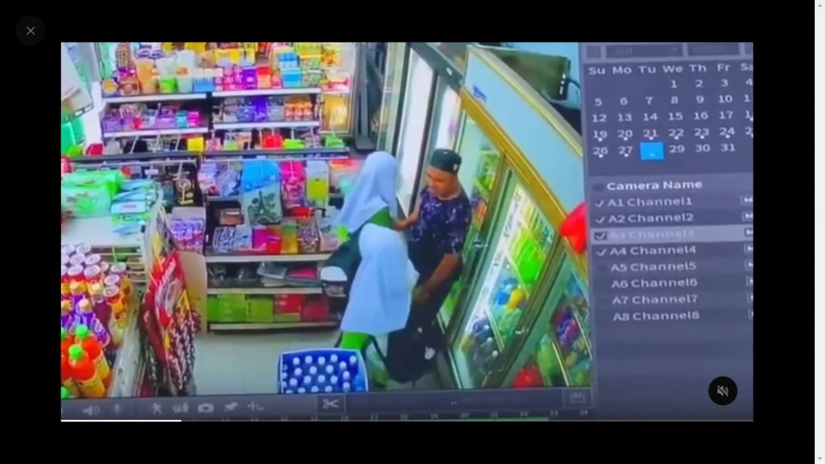 视频|女童商店内早外男非礼 网传电眼画面引众怒 警追查嫌犯