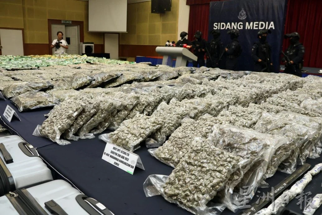 打击机场跨国运毒活动·警5天取缔捕13毒骡 起逾2000万毒品