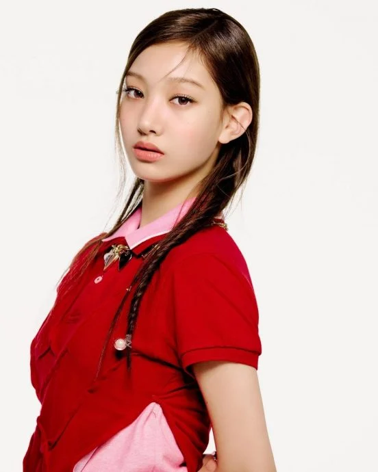 TWICE志效胞妹加入新女团 颜值宛如复制贴上