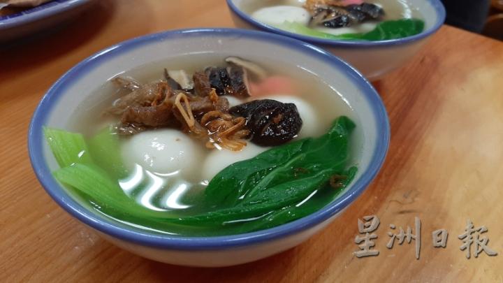 传统客家咸汤圆。