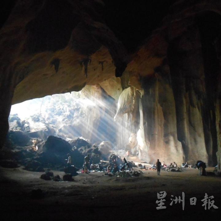 白天阳光照射进来,不同的光线都会呈现不同的美感。(照片由受访者提供)