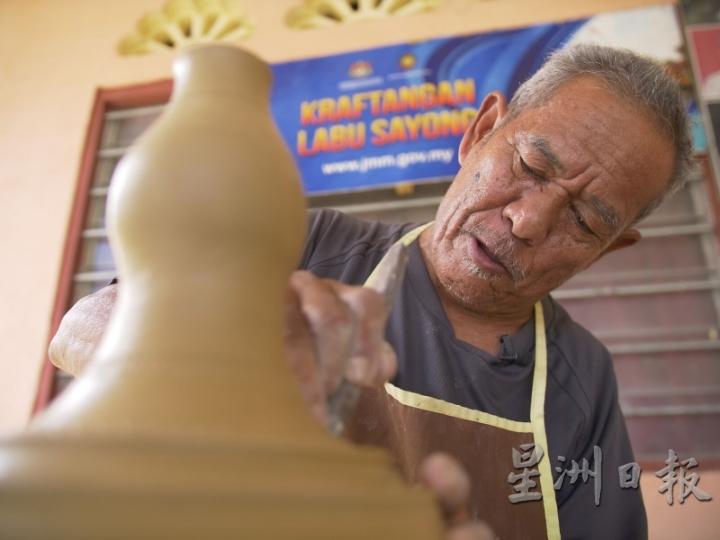 Cikgu No之与众不同，不只因为他是艺匠宗师，更因为他坚持全手作的匠人精神。