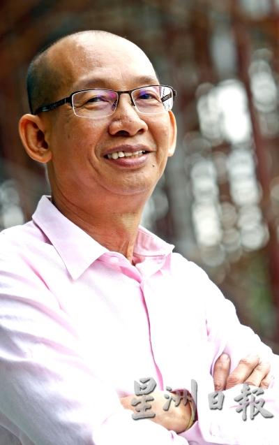 网络影响力深远，罗依尔指，除了大型企业，未来很多餐馆或咖啡馆也可能制作新年歌曲放上YouTube播放。如今制作视频的门槛很低，人人一机在手，大家可以透过视频来介绍自己的餐馆，又有新年歌元素，这或许是未来的趋势。
