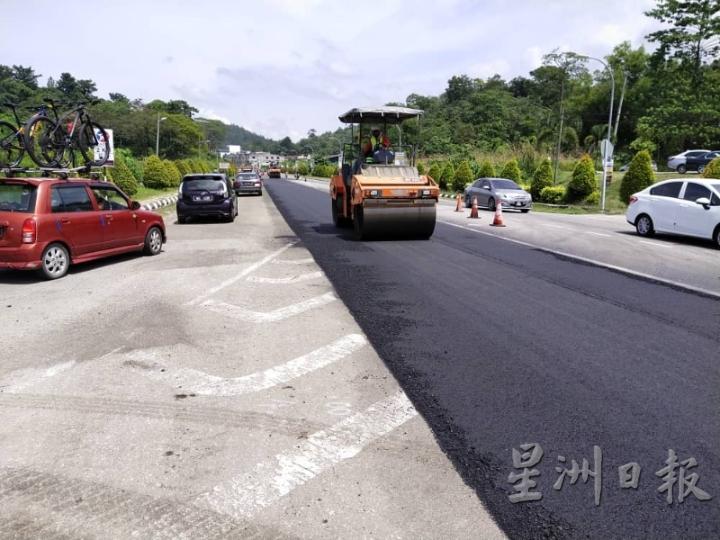 阿米鲁指出，为了避免交通阻塞等问题，在靠近市中心的路段，都必须在晚上铺路，稍微离市中心远一些的，则允许在白天铺路。（图：受访者提供）