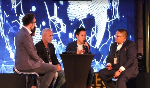 钟惠宇经常受邀分享他的创业路程。