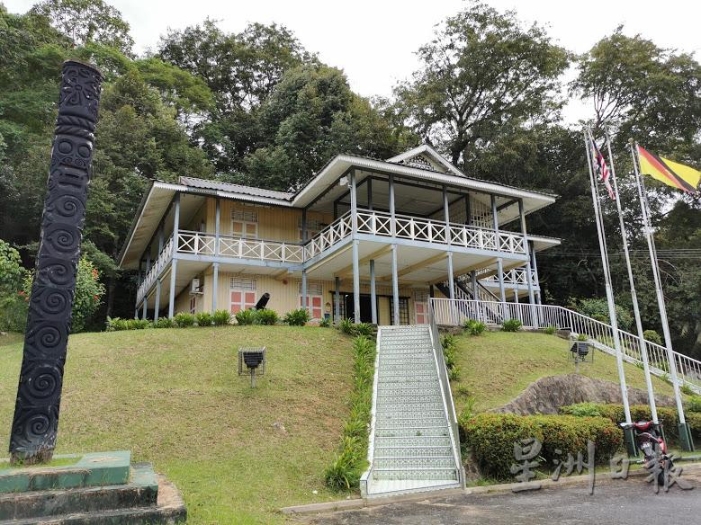 由旧堡垒改造而成的林梦博物馆，里头展示了林梦的历史文化，当地原住民的竹乐器、制盐、珠饰、树皮布、铜器、编织品等。