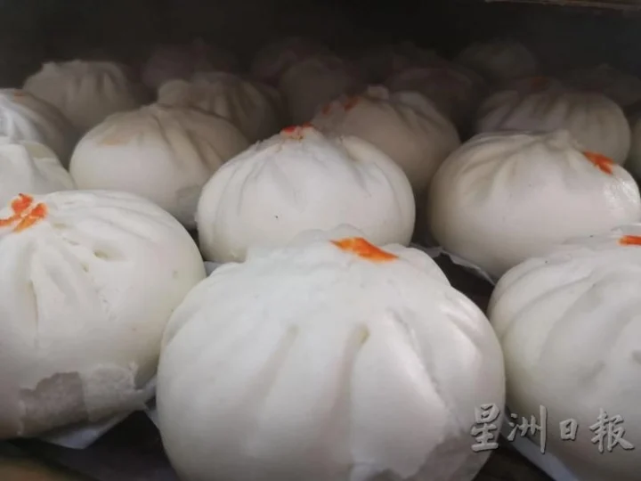 东泉包点，现做现卖，脍炙人口。