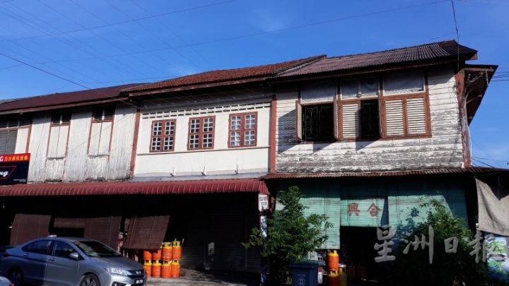 年过百岁的合兴杂货店以货物排列整齐出名。