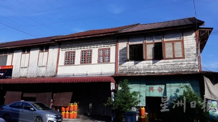 年过百岁的合兴杂货店以货物排列整齐出名。